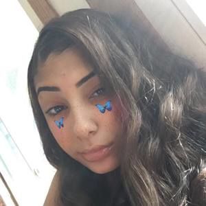 Meet your Posher, Simone